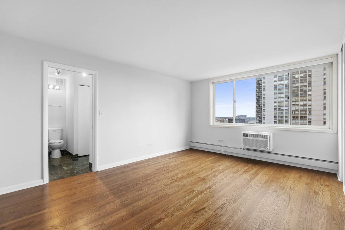 Apartment for rent at 1344 N Dearborn St #11F, Chicago, IL 60610