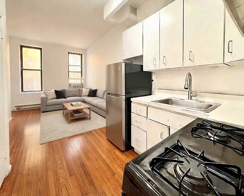 Apartment for rent at 370 W 52nd St #2C, New York, NY 10019