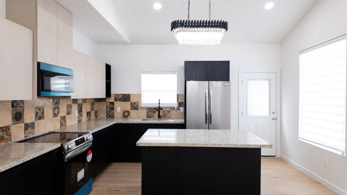 Apartment for rent at 612 Moar, Weslaco, TX 78596