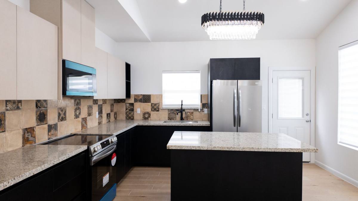 Apartment for rent at 612 Moar, Weslaco, TX 78596
