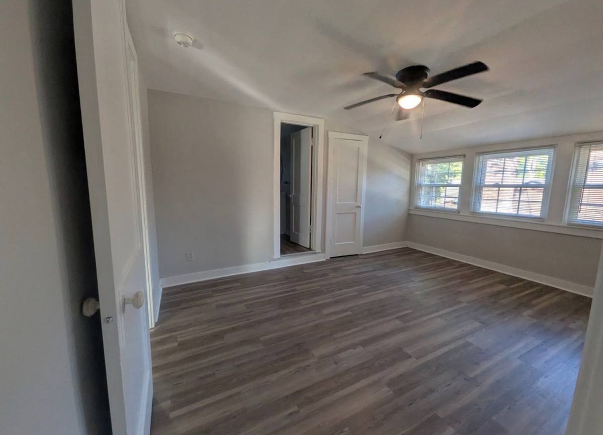 Apartment for rent at 1009 Everett Ave, Louisville, KY 40204