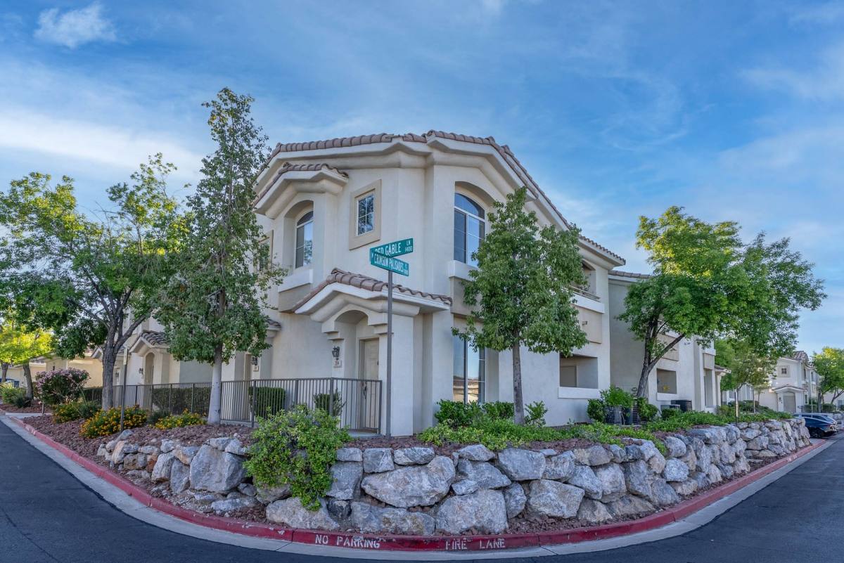Apartment for rent at 10001 Crimson Palisades Place, Las Vegas, NV 89144