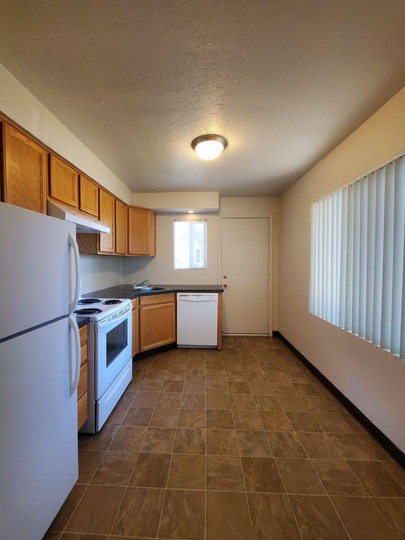 Apartment for rent at 155 Miller St S, Salem, OR 97302