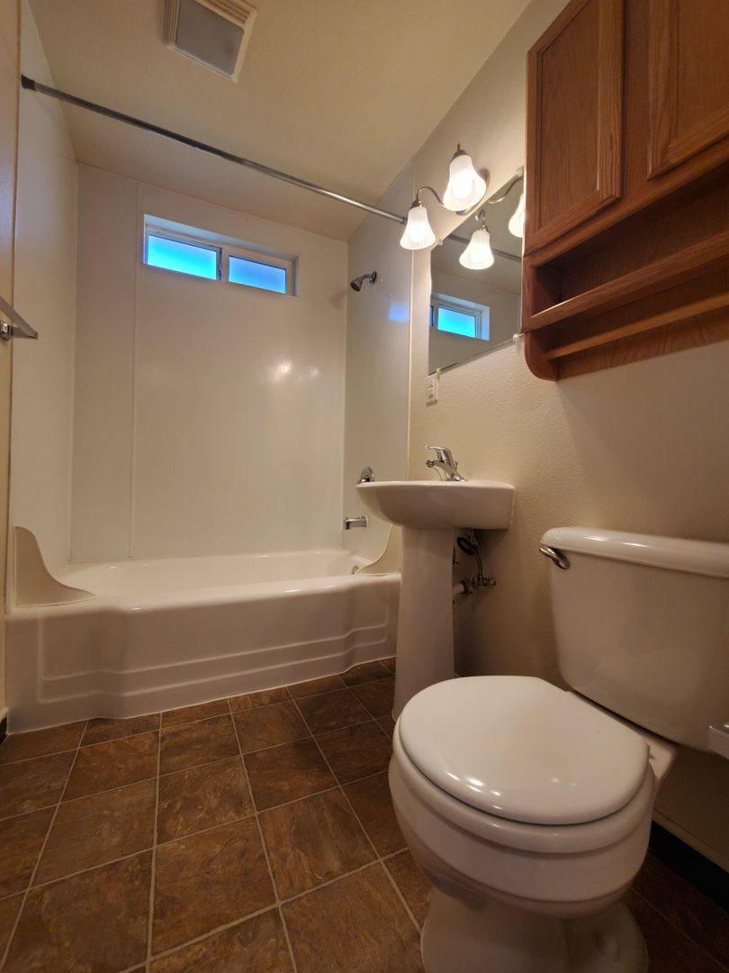 Apartment for rent at 155 Miller St S, Salem, OR 97302