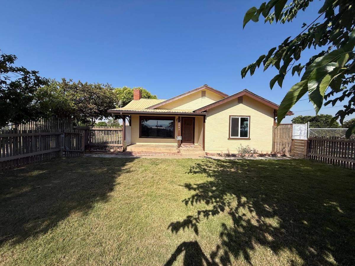 House for rent at 8897 Jacobs Ave, Orange Cove, CA 93646
