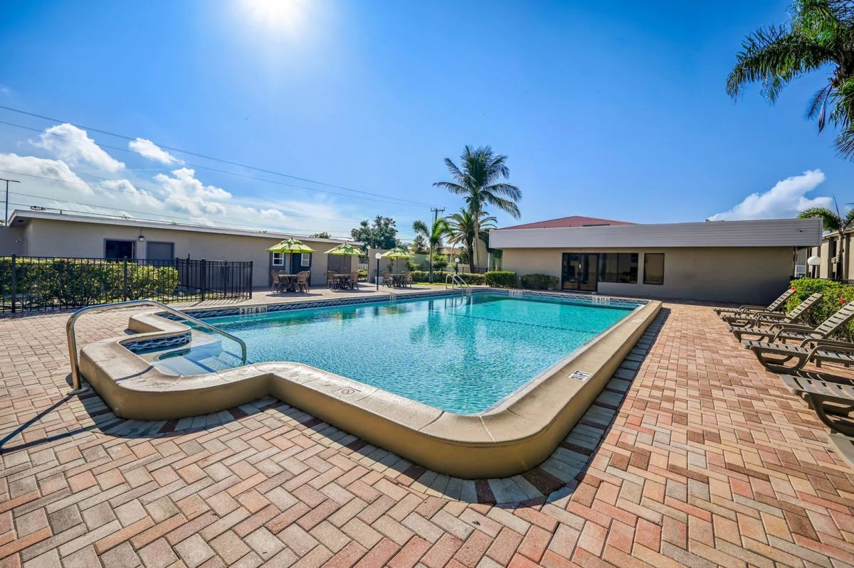 Condo for rent at 4760 S Cleveland Ave, Fort Myers, FL 33907