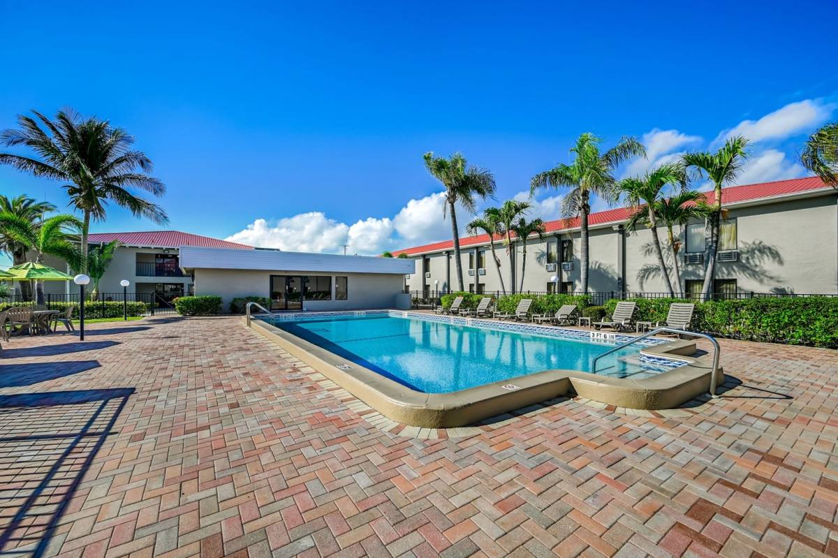 Condo for rent at 4760 S Cleveland Ave, Fort Myers, FL 33907