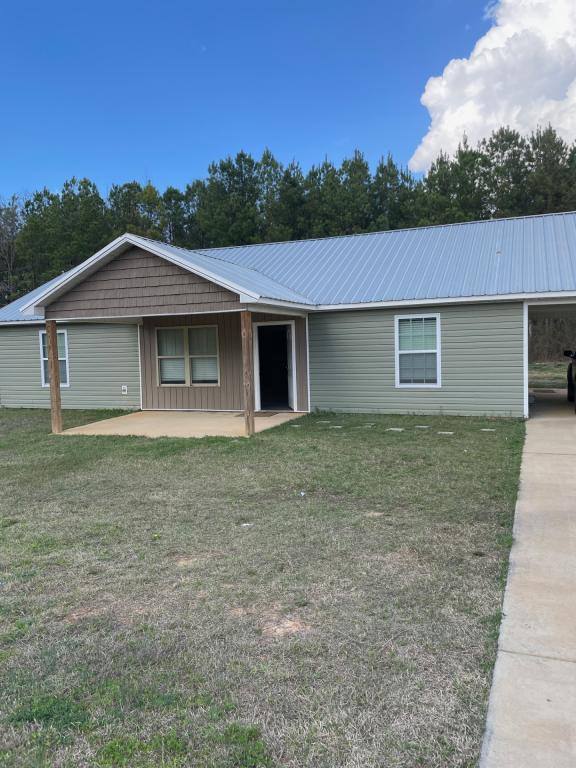 House for rent at 130 Silver Run Rd, Munford, AL 36268