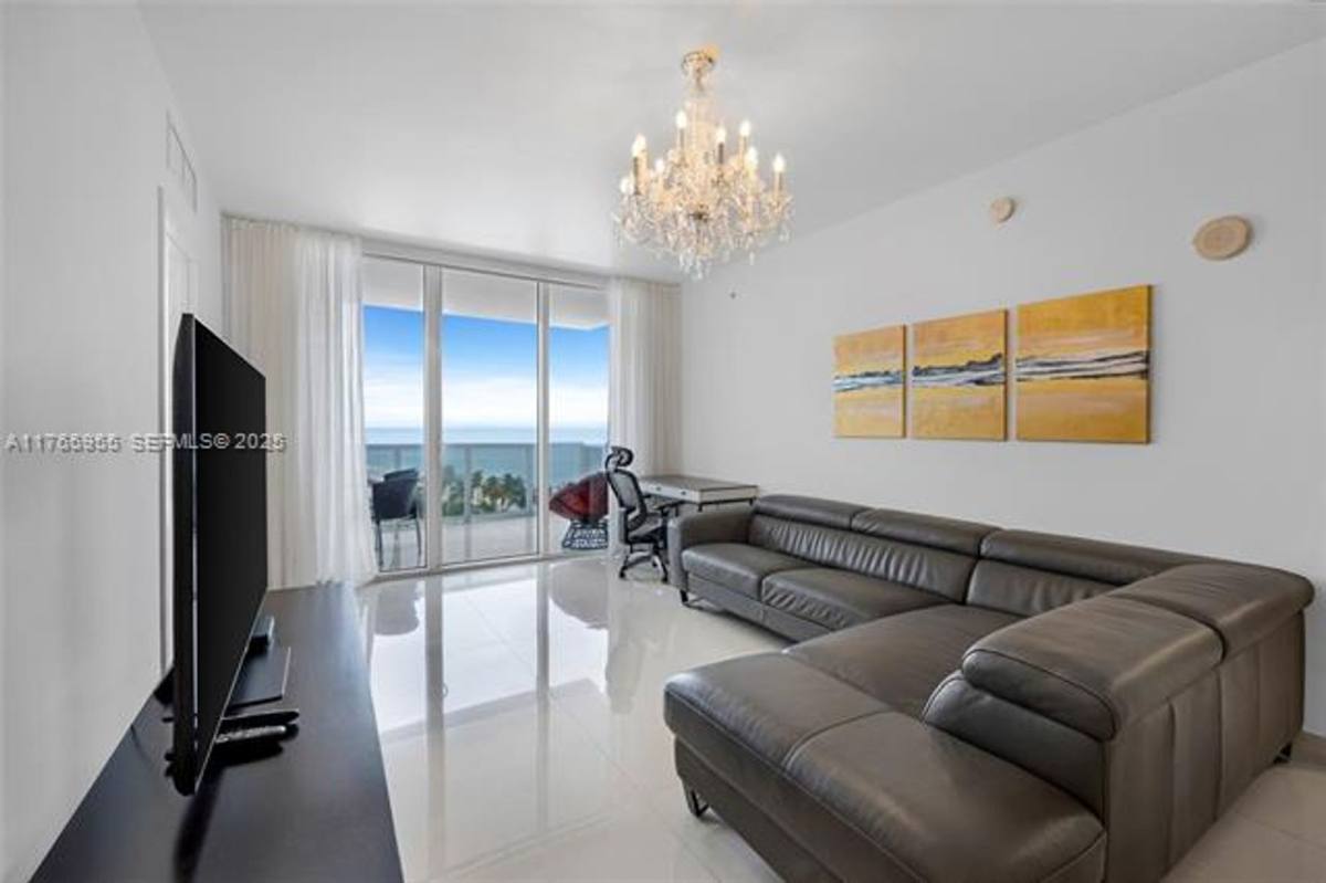 Apartment for rent at 18201 Collins Ave Appt #902, North Miami Beach, FL 33160
