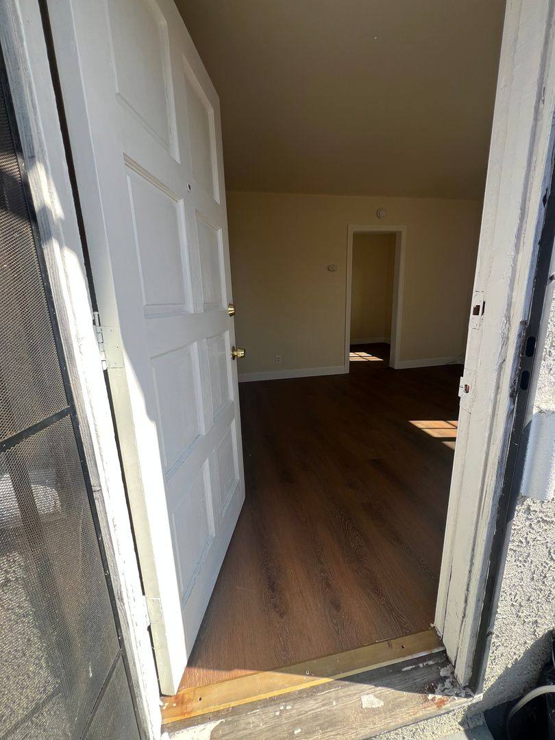 Apartment for rent at 16217 Prairie Ave, Lawndale, CA 90260