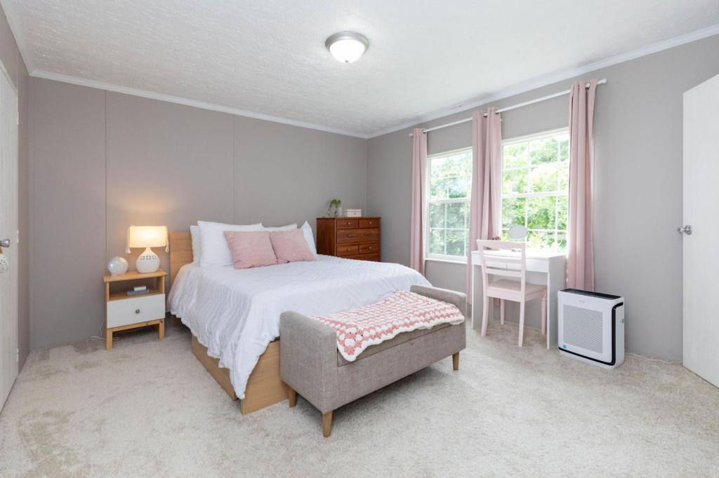 House for rent at 205 Sleepy Hollow Dr, Mars Hill, NC 28754
