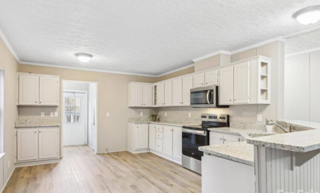 House for rent at 205 Sleepy Hollow Dr, Mars Hill, NC 28754