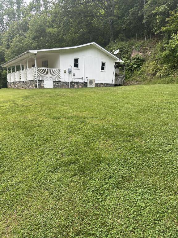 House for rent at 649 Hickory Flats Rd, Marshall, NC 28753