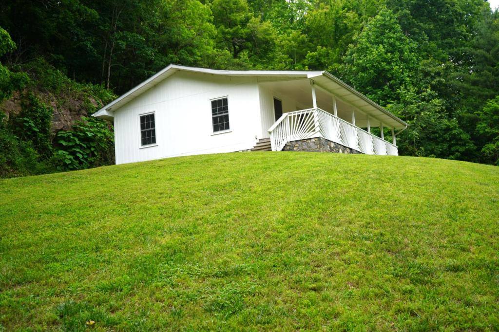 House for rent at 649 Hickory Flats Rd, Marshall, NC 28753