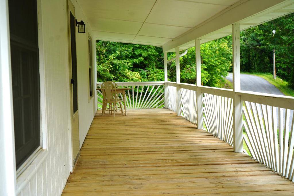 House for rent at 649 Hickory Flats Rd, Marshall, NC 28753