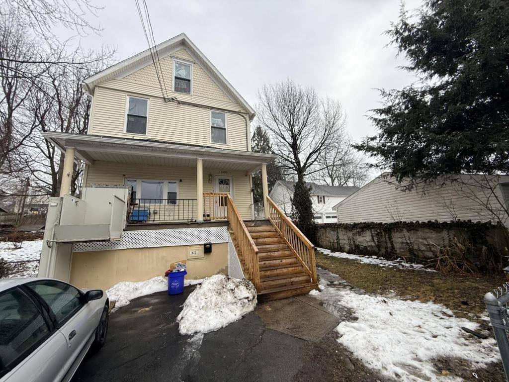 Apartment for rent at 1422 Penn Ave Rear 1st, Scranton, PA 18509