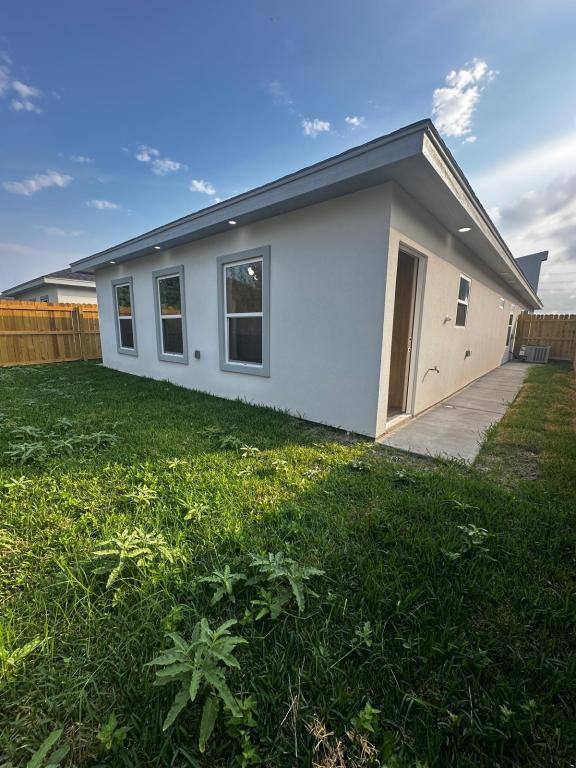 House for rent at 609 N Emerald Ave #2, Edinburg, TX 78541