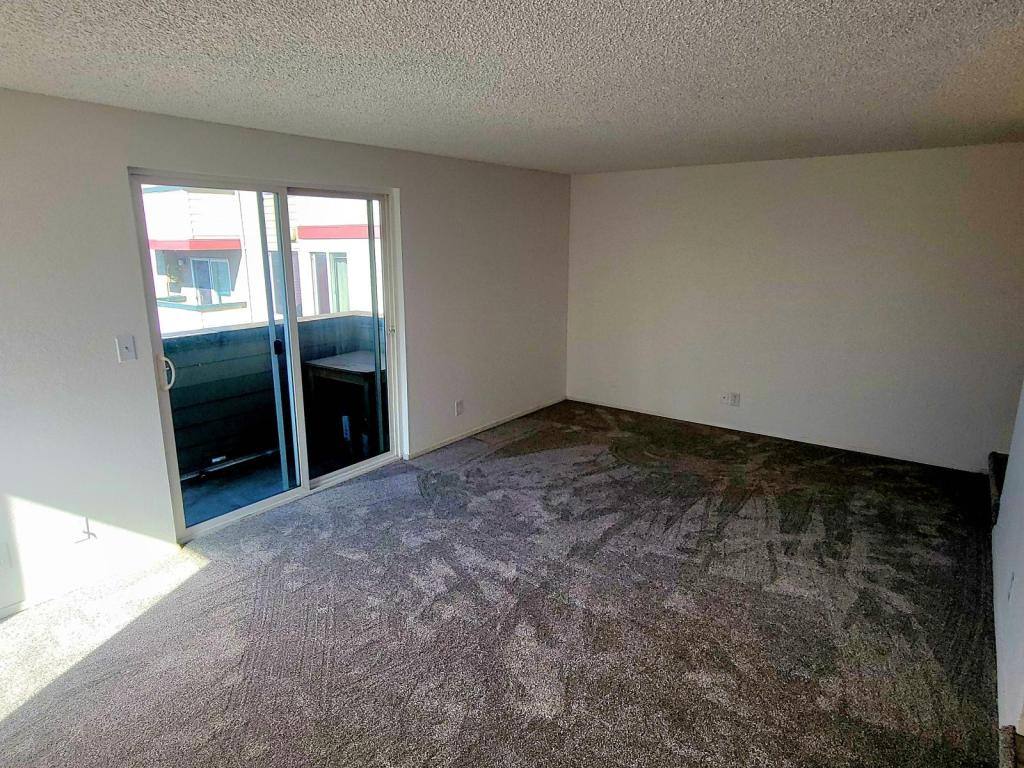 Condo for rent at 18100 15th Ave NE #C-218, Seattle, WA 98155