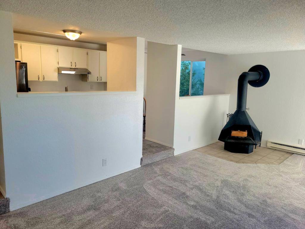 Condo for rent at 18100 15th Ave NE #C-218, Seattle, WA 98155
