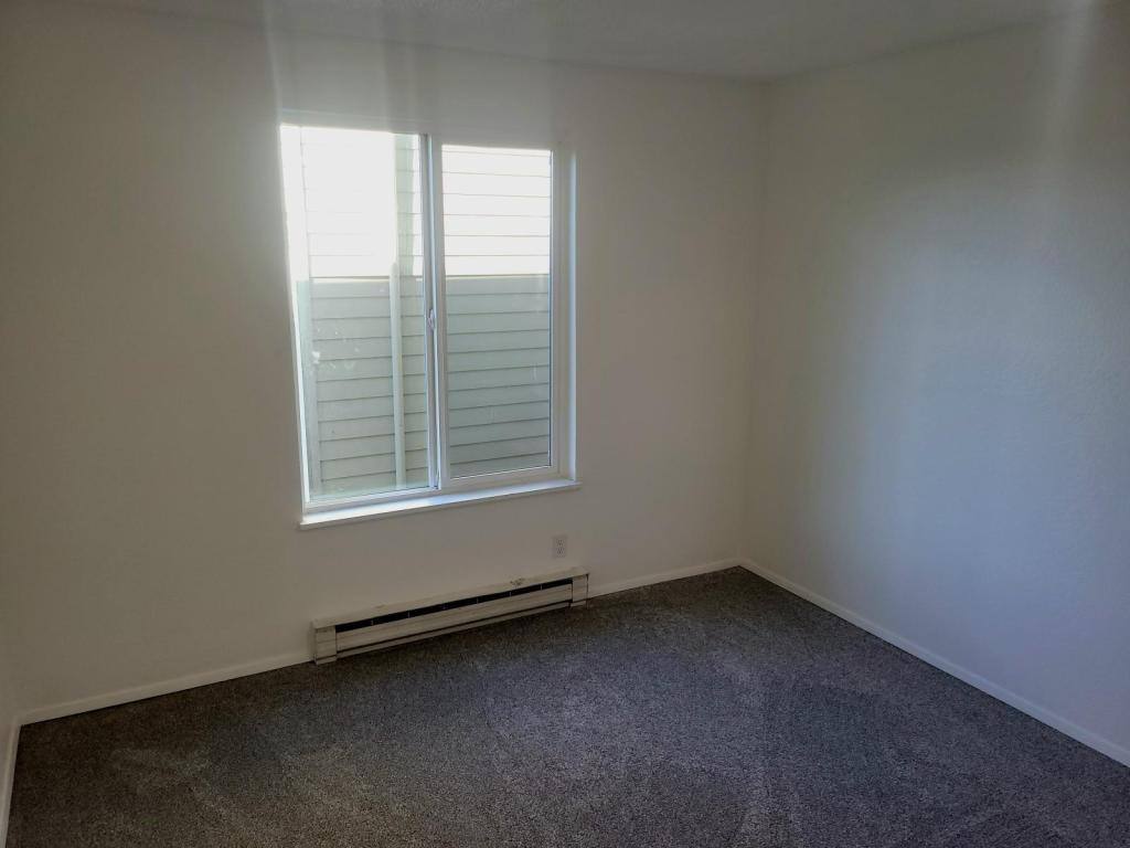 Condo for rent at 18100 15th Ave NE #C-218, Seattle, WA 98155