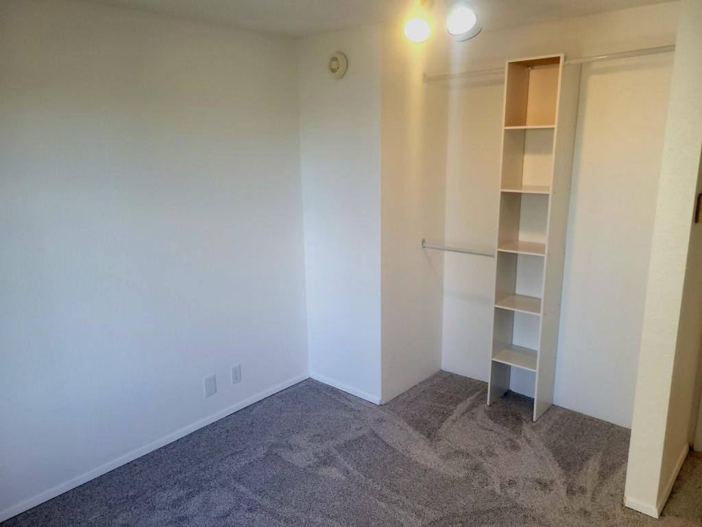 Condo for rent at 18100 15th Ave NE #C-218, Seattle, WA 98155