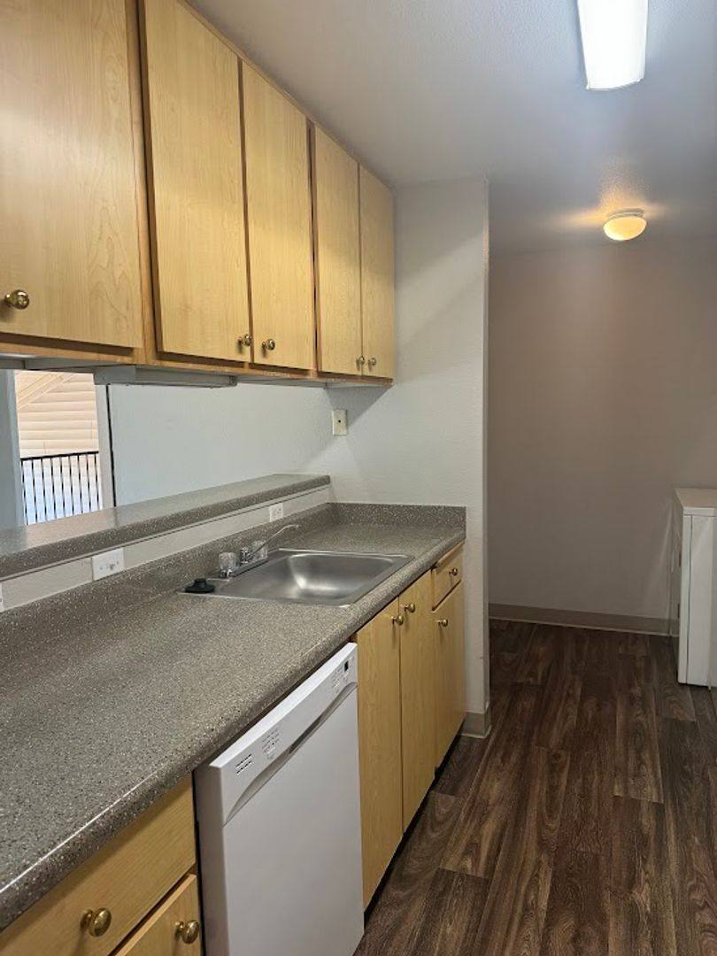 Apartment for rent at 16924 SE Powell Blvd, Portland, OR 97236