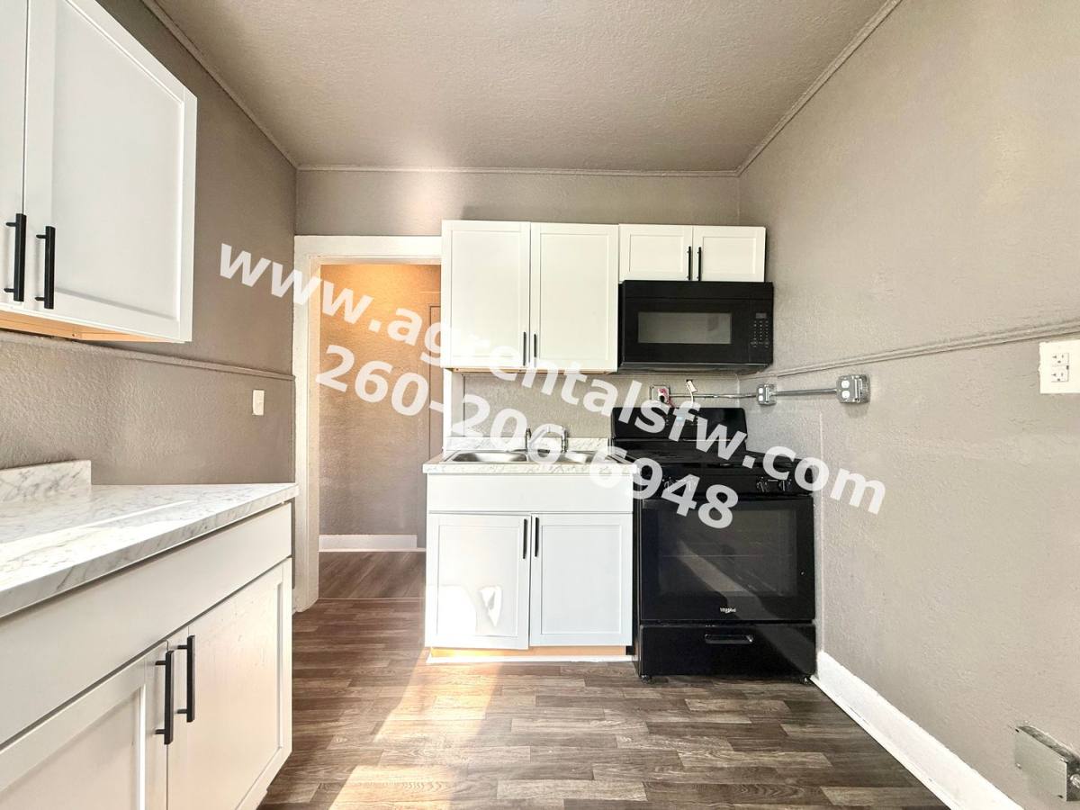 Apartment for rent at 1512 Taylor St, Fort Wayne, IN 46802