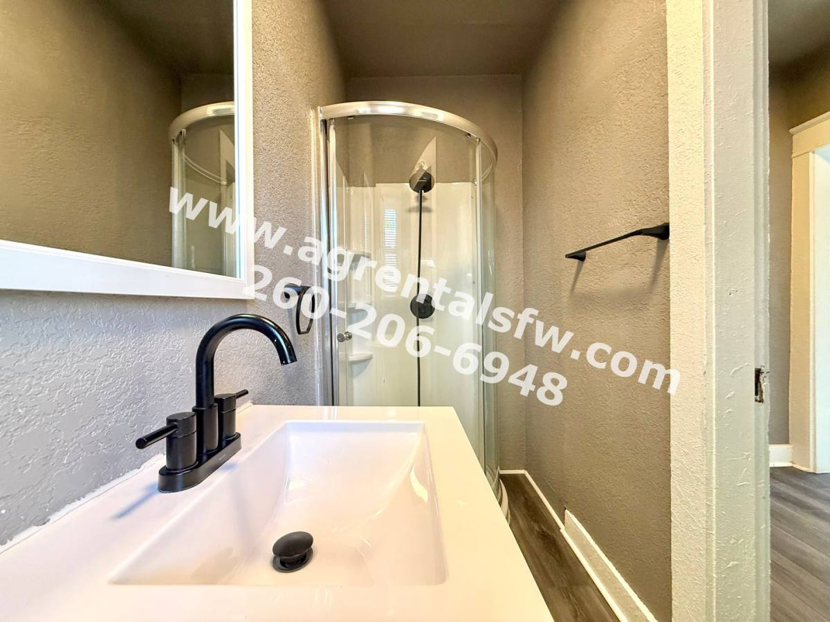 Apartment for rent at 1512 Taylor St, Fort Wayne, IN 46802