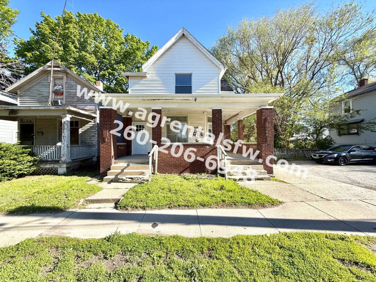 Apartment for rent at 1512 Taylor St, Fort Wayne, IN 46802