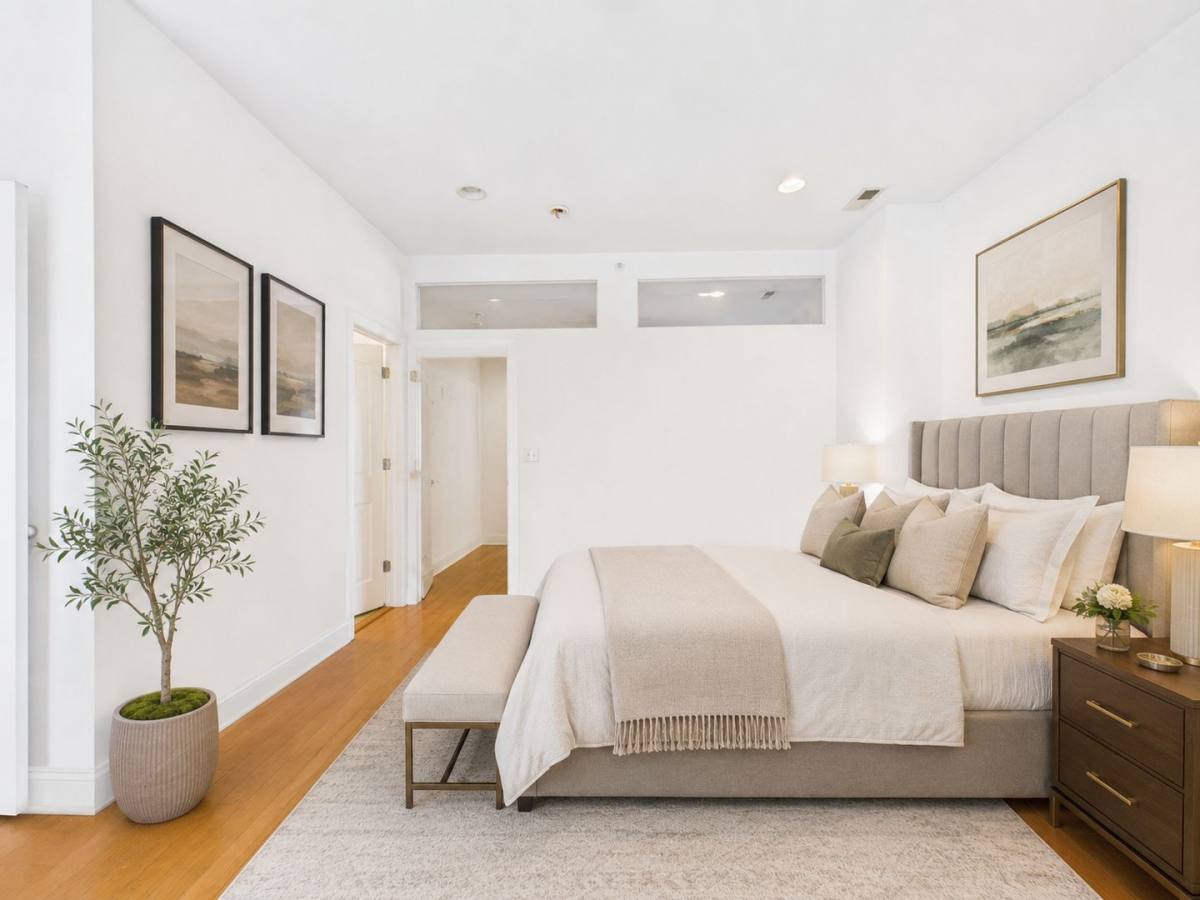 Apartment for rent at 1621 Green St, Philadelphia, PA 19130