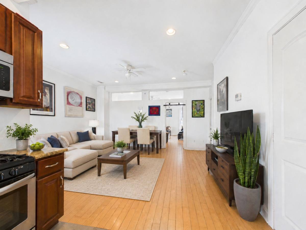 Apartment for rent at 1621 Green St, Philadelphia, PA 19130