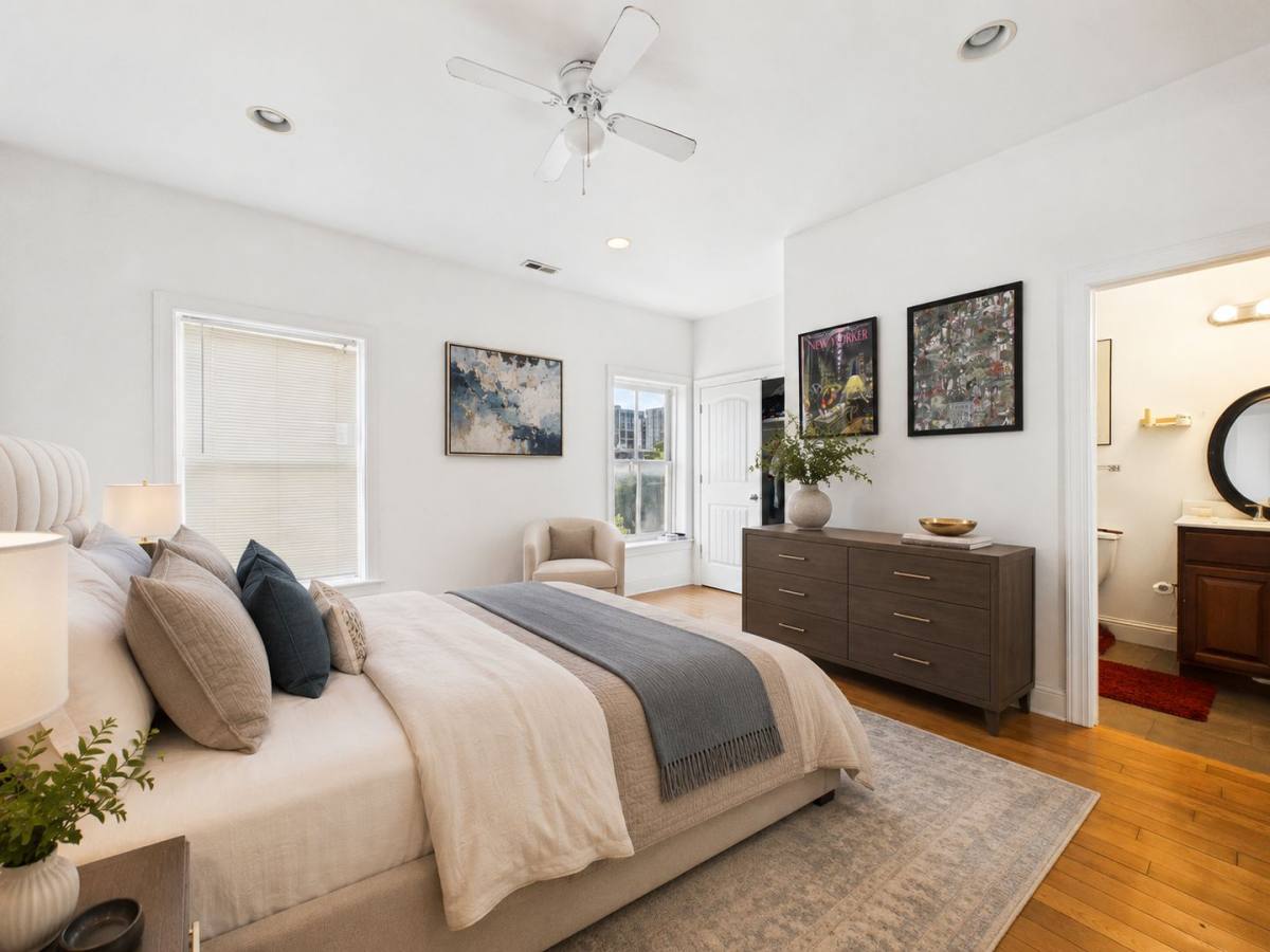 Apartment for rent at 1621 Green St, Philadelphia, PA 19130