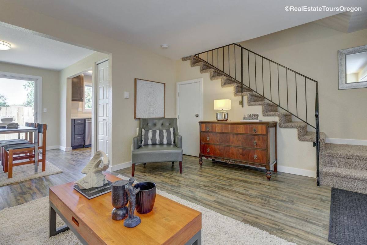 Townhouse for rent at 711 SE Ford St, McMinnville, OR 97128