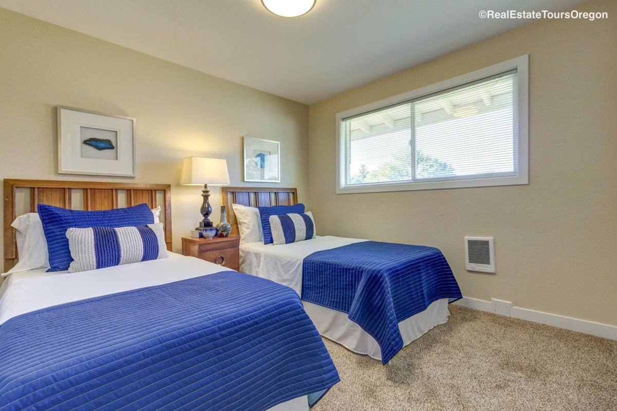 Townhouse for rent at 711 SE Ford St, McMinnville, OR 97128