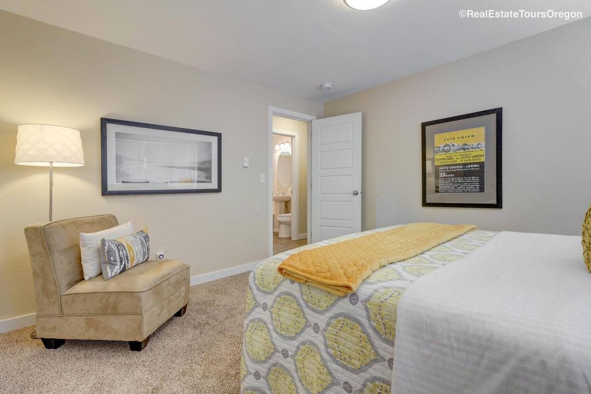 Townhouse for rent at 711 SE Ford St, McMinnville, OR 97128