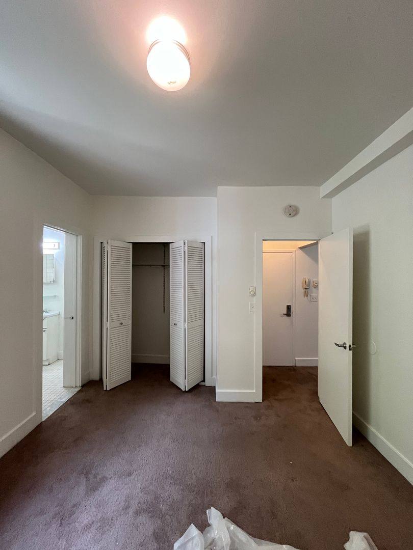 Apartment for rent at 330-2 S Juniper St, Philadelphia, PA 19107