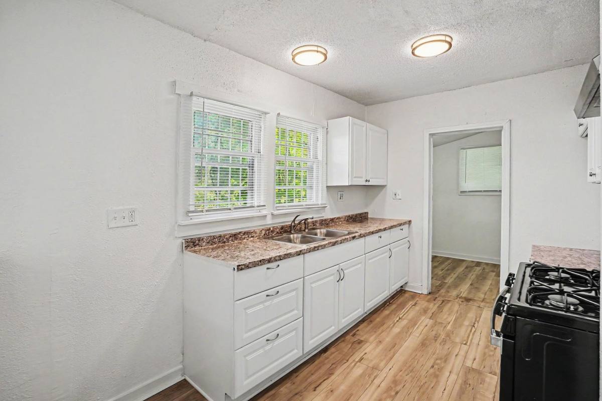 House for rent at 5013 S Benton Ave, Kansas City, MO 64130