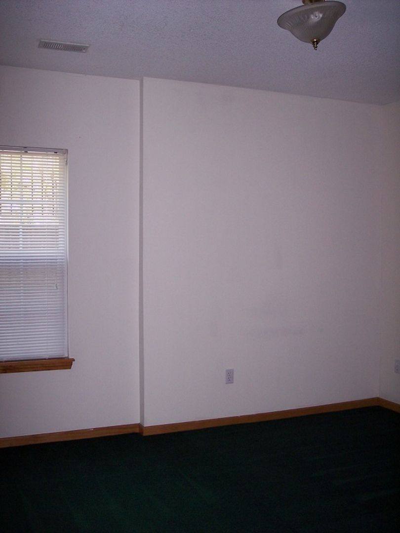 Apartment for rent at 509 Shotwell St, Warrensburg, MO 64093