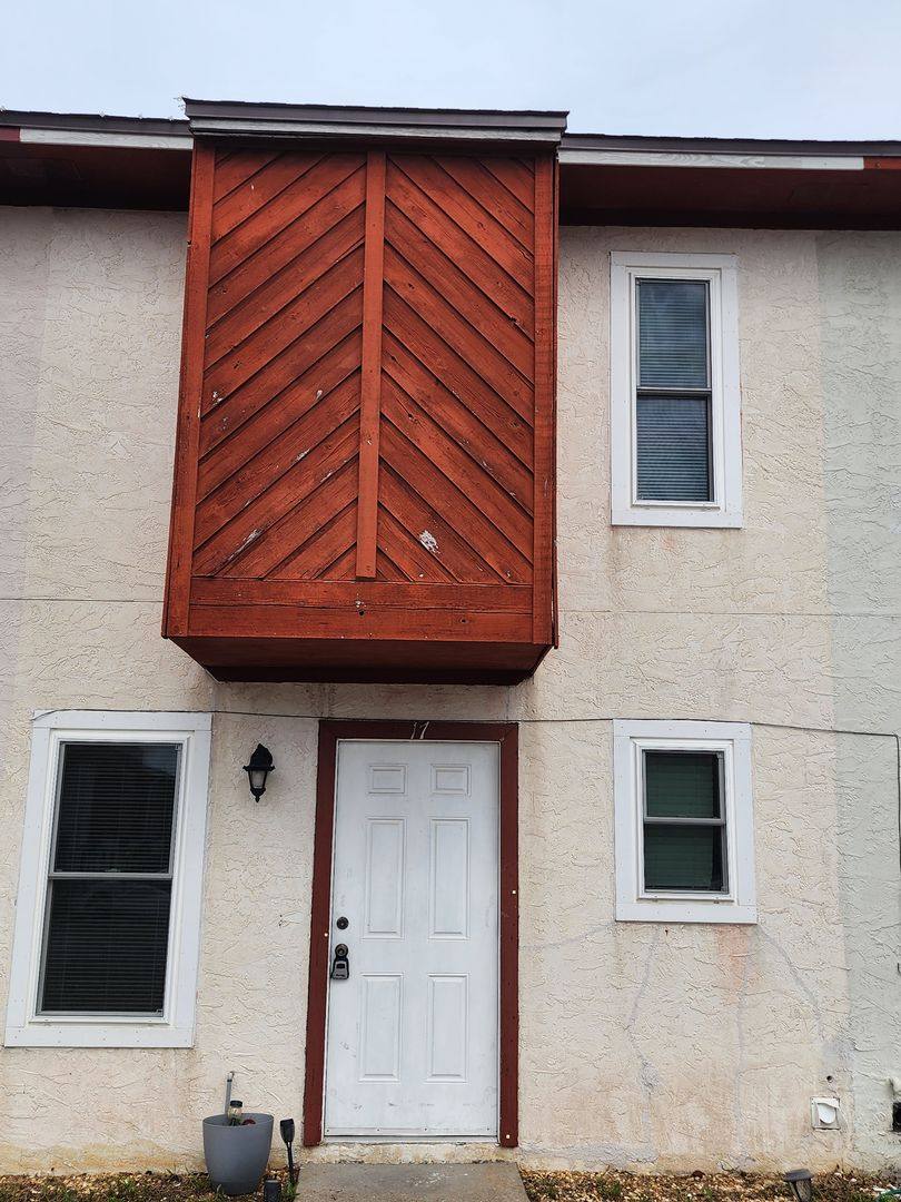 Townhouse for rent at 4455 W 19th St, Panama City, FL 32405