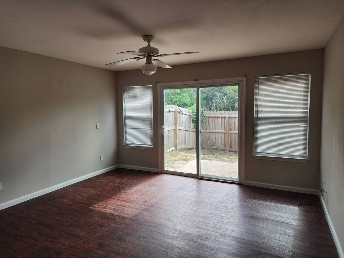 Townhouse for rent at 4455 W 19th St, Panama City, FL 32405
