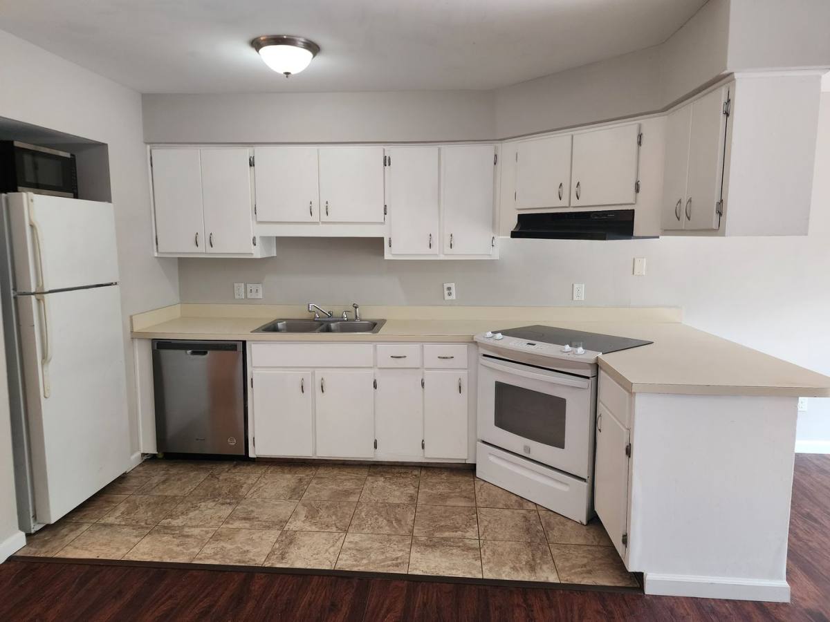 Townhouse for rent at 4455 W 19th St, Panama City, FL 32405