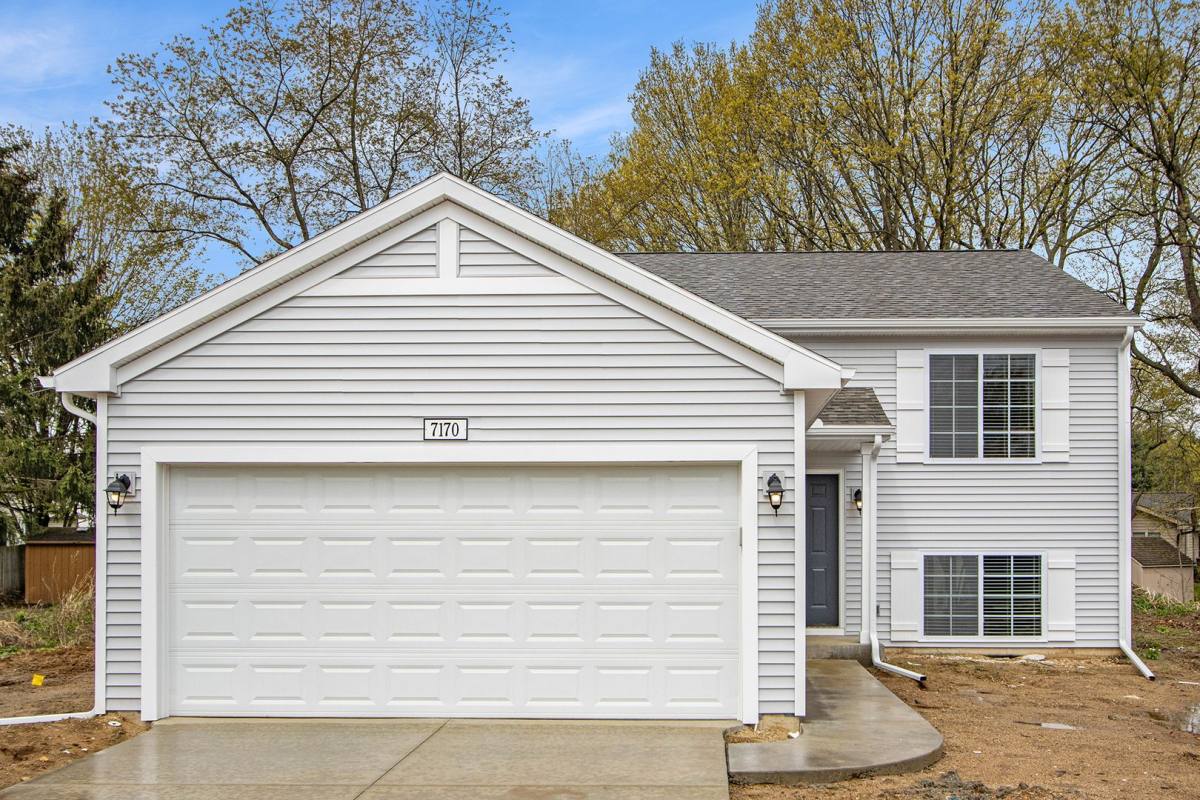 House for rent at 3059 N Sedge Wren Dr SW, Grandville, MI 49418