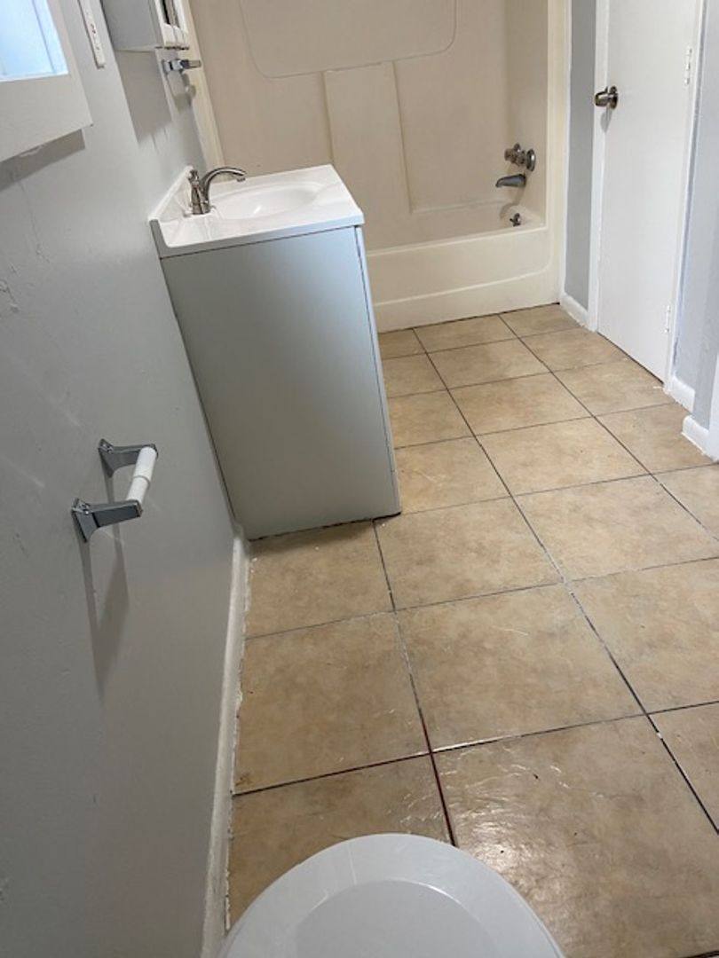 Apartment for rent at 1727 45th St S, Saint Petersburg, FL 33711