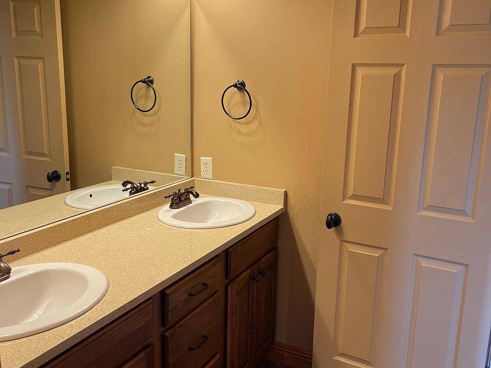 Townhouse for rent at 905 Saxon Way, Bozeman, MT 59718