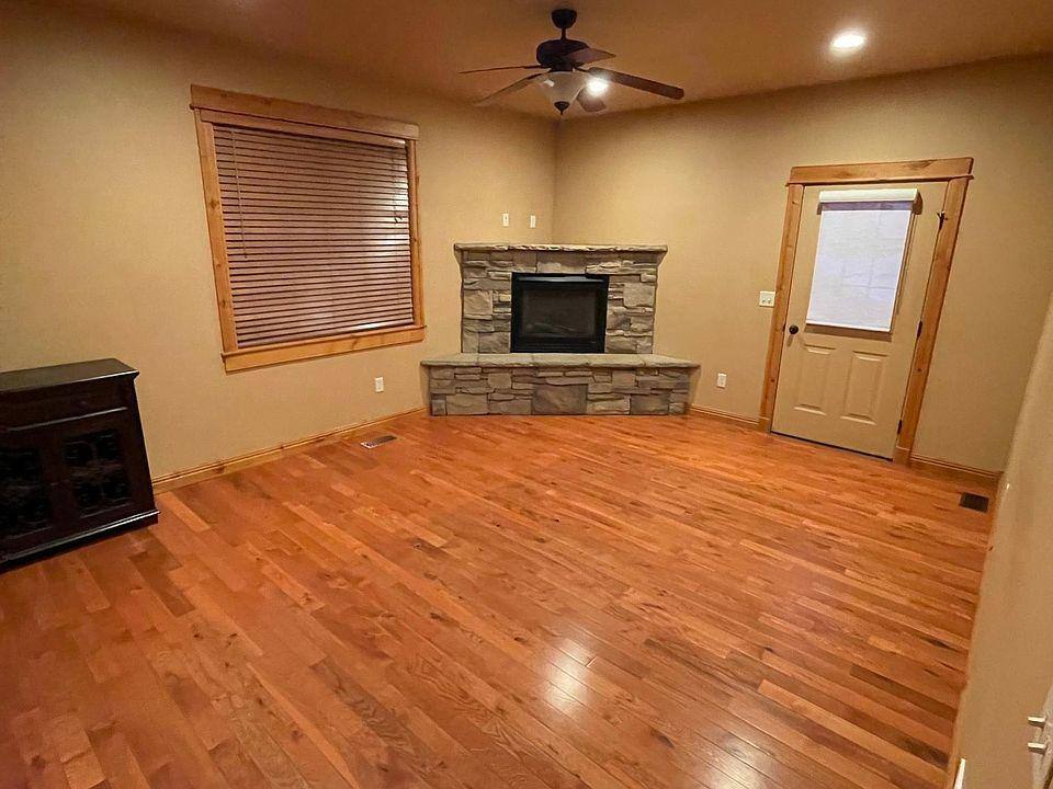 Townhouse for rent at 905 Saxon Way, Bozeman, MT 59718