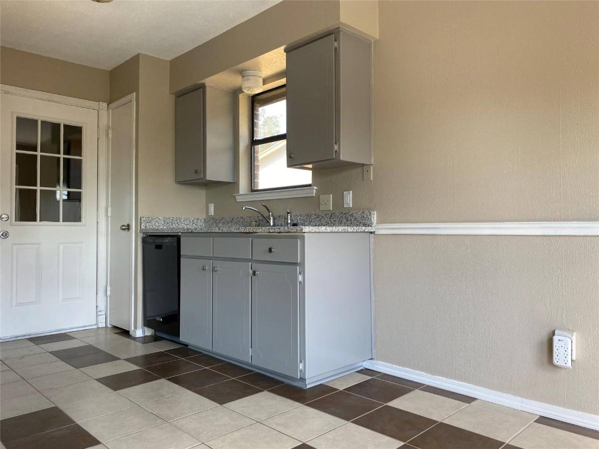 House for rent at 5824 Storm Dr, Fort Worth, TX 76148