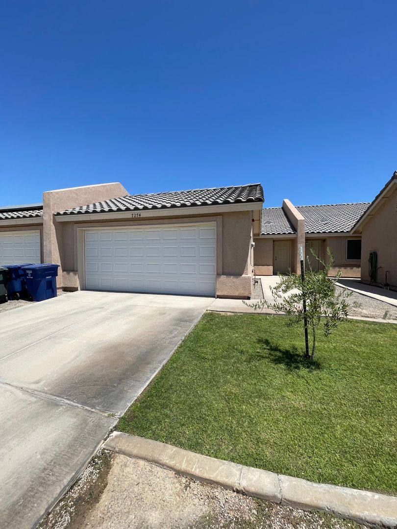 Townhouse for rent at 7274 E 39th Place, Yuma, AZ 85365