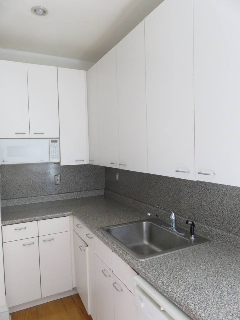 Apartment for rent at 2114 Pine St, Philadelphia, PA 19103