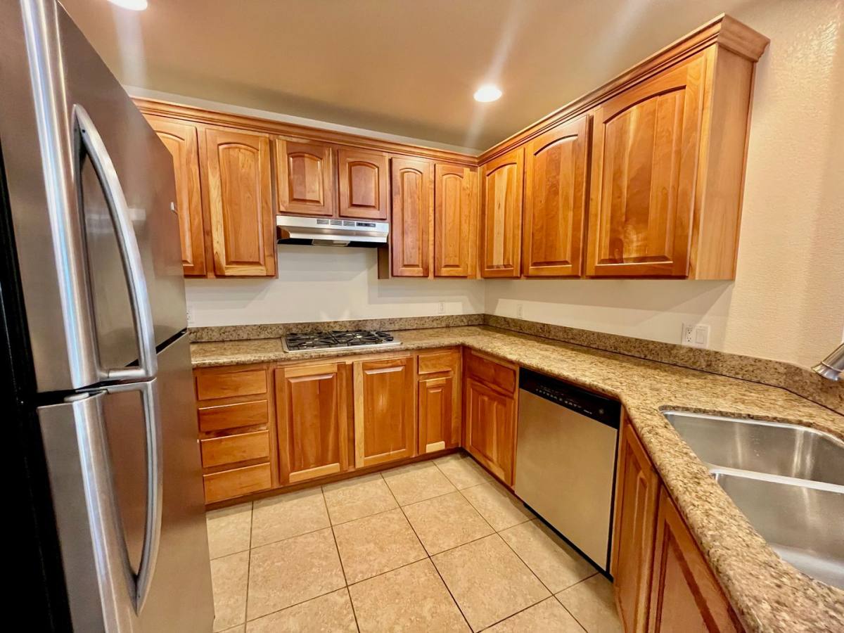 Condo for rent at 15 E Agate Ave, Las Vegas, NV 89123