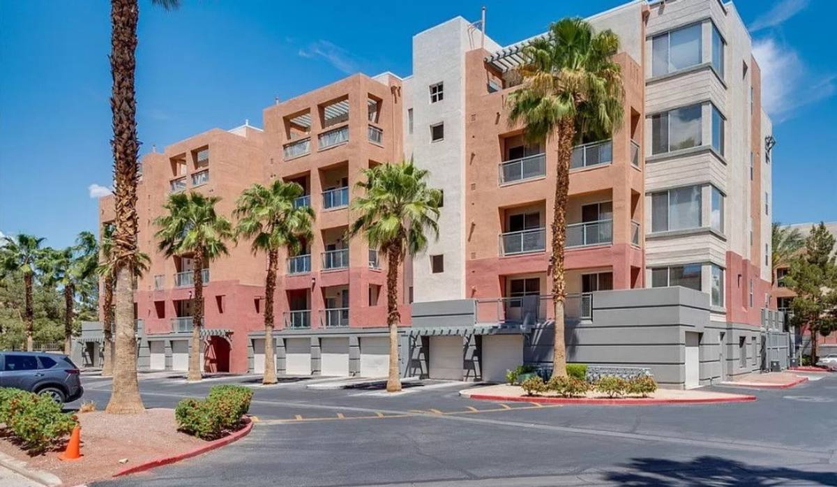 Condo for rent at 15 E Agate Ave, Las Vegas, NV 89123